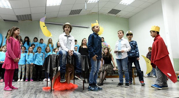 УПИС ПРВАКА: Пуне листе чекања у школама на гласу